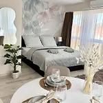 Apartment Hellowine Iii Eger